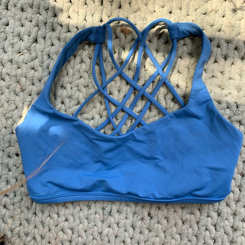 LULULEMON Free To Be Bra